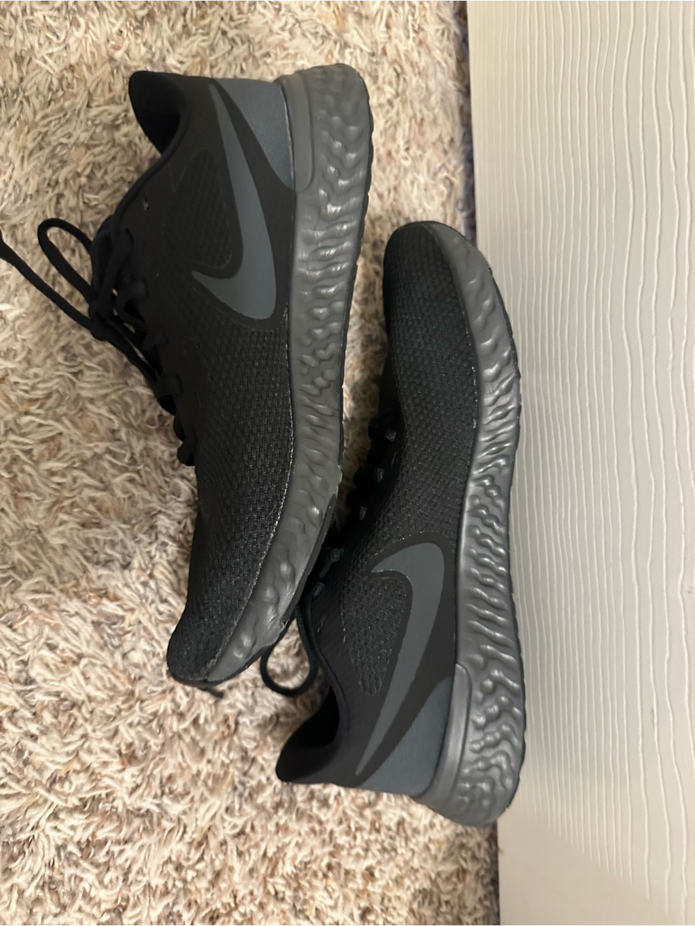 Nike Women's Black Low-Top Athletic Sneakers Like New
